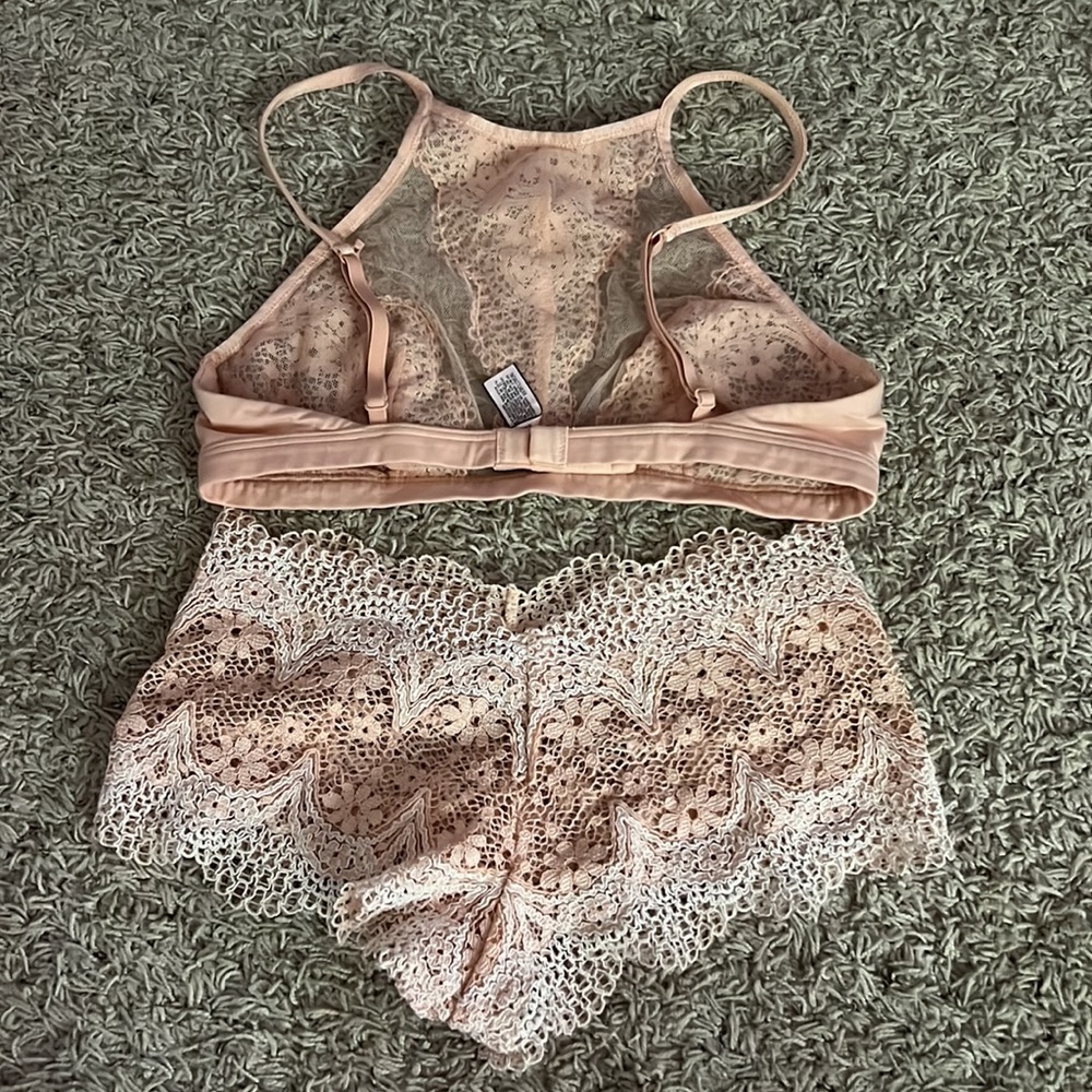 Victoria’s Secret Matching Set - Picture 4 of 6